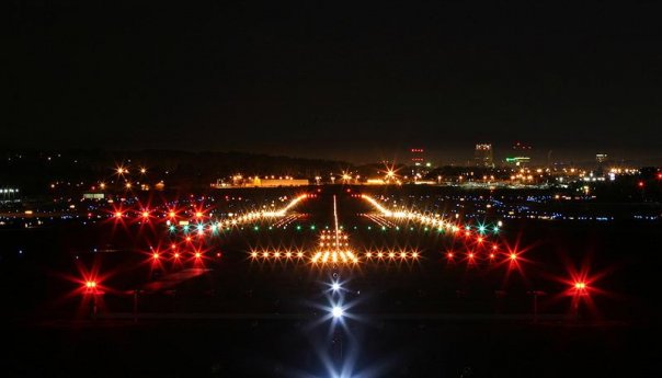  El sistema de iluminación de aproximación del Aeropuerto Internacional de Sarajevo. 